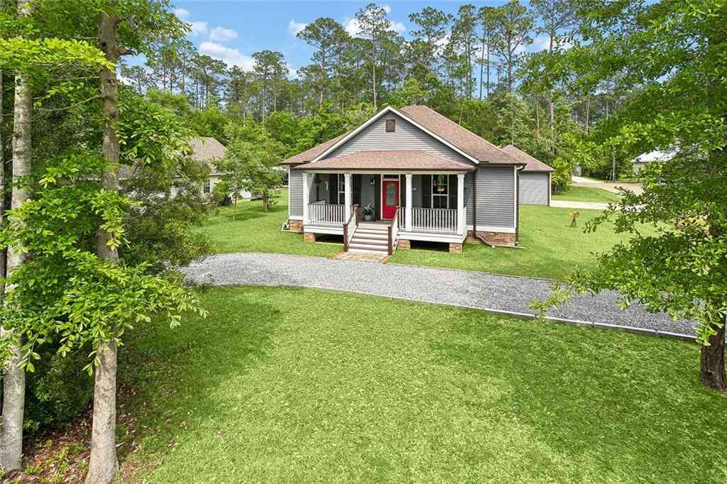 Homes For Sale - 71160 Caroline Street<br/> Abita Springs, LA 70420