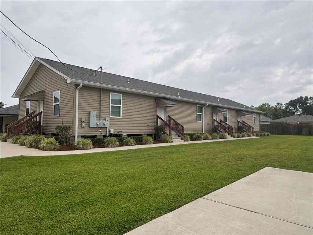 Multifamily For Rent - 114 Havana Street #B<br/> Belle Chasse, LA 70037