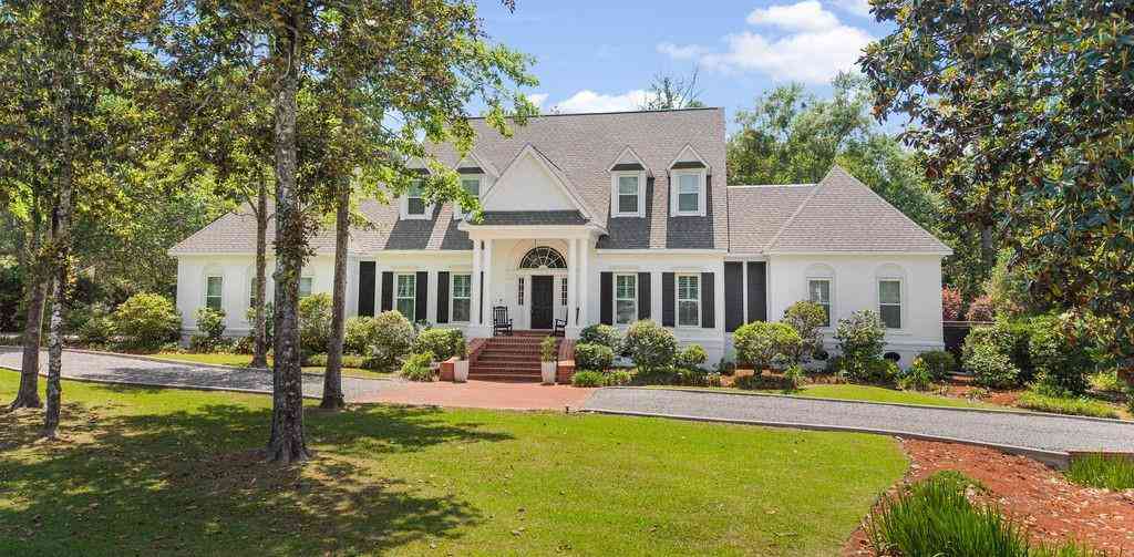Homes For Sale - 111 Maple Ridge Way<br/> Covington, LA 70433