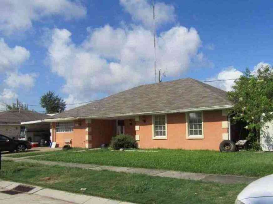 Homes For Sale - 3612 Rosetta Drive<br/> Chalmette, LA 70043
