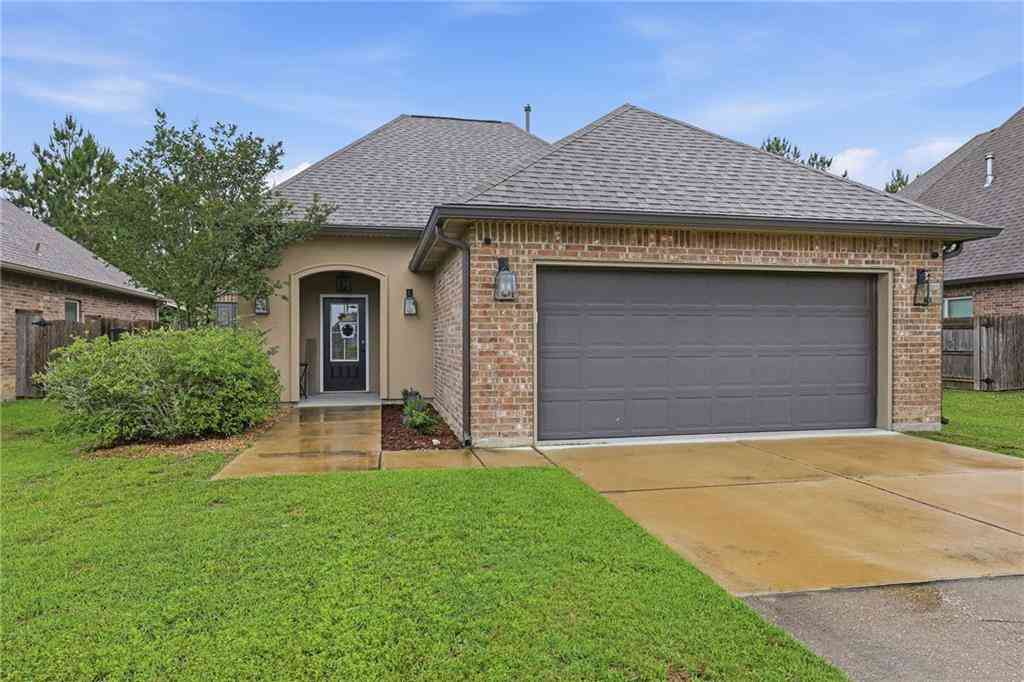 Homes For Sale - 10025 Cesson Court<br/> Madisonville, LA 70447
