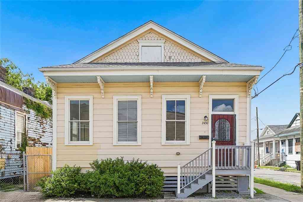 Homes For Sale - 2430 Clara Street<br/> New Orleans, LA 70113