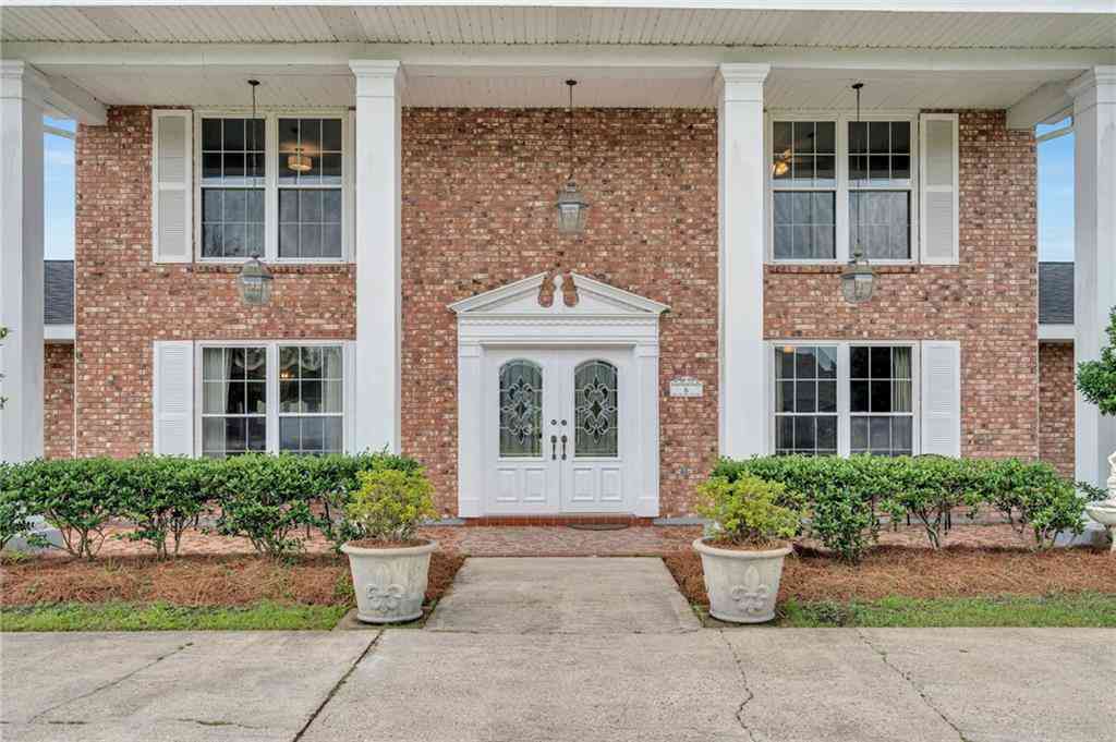 Homes For Sale - 6 W Levert Drive<br/> Luling, LA 70070