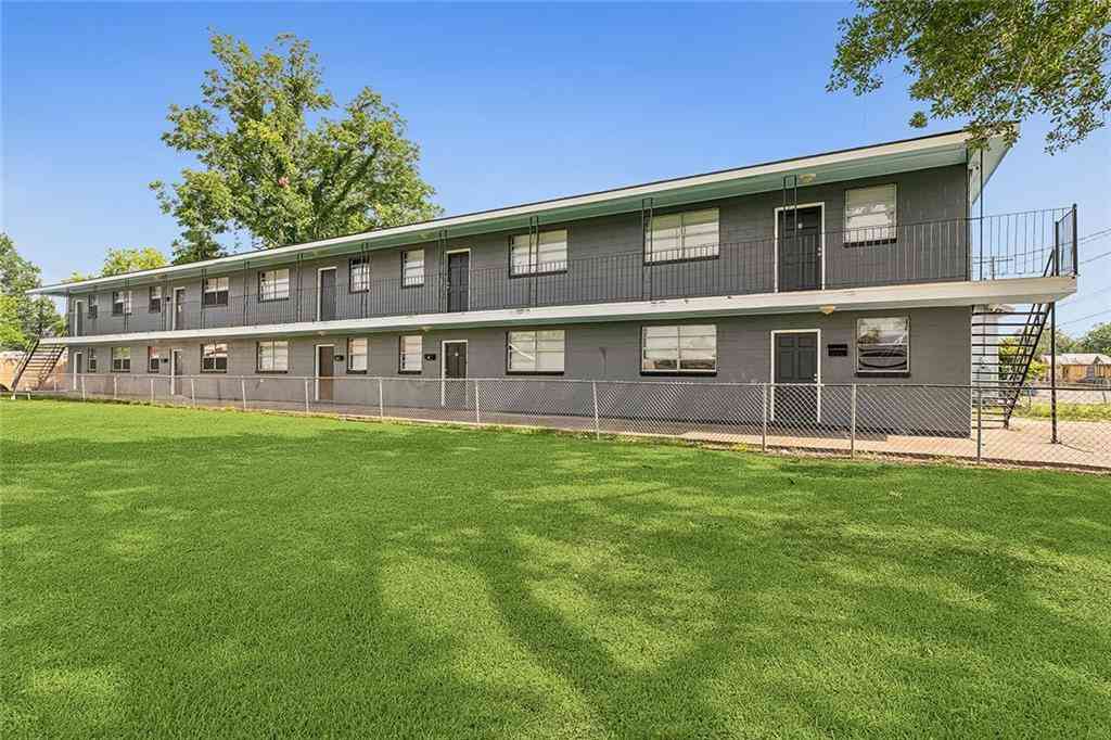 Homes For Sale - 1207 St. Charles Street<br/> Thibodaux, LA 70301