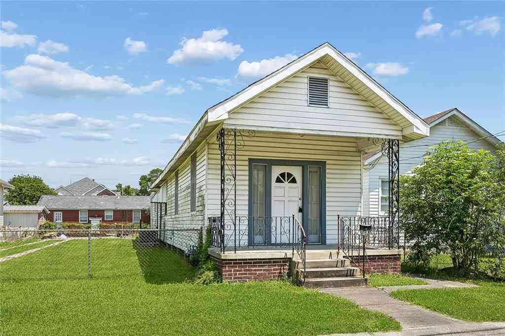 Homes For Sale - 219 Papworth Avenue<br/> Metairie, LA 70005