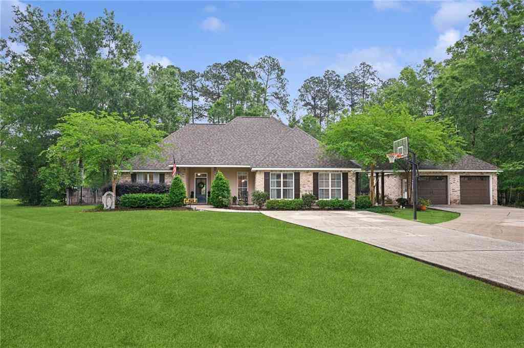 Homes For Sale - 800 Still Court<br/> Madisonville, LA 70447