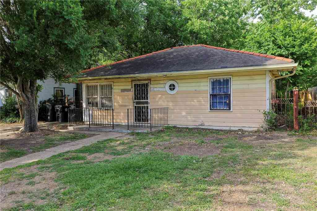 Homes For Sale - 3931 Virgil Boulevard<br/> New Orleans, LA 70122
