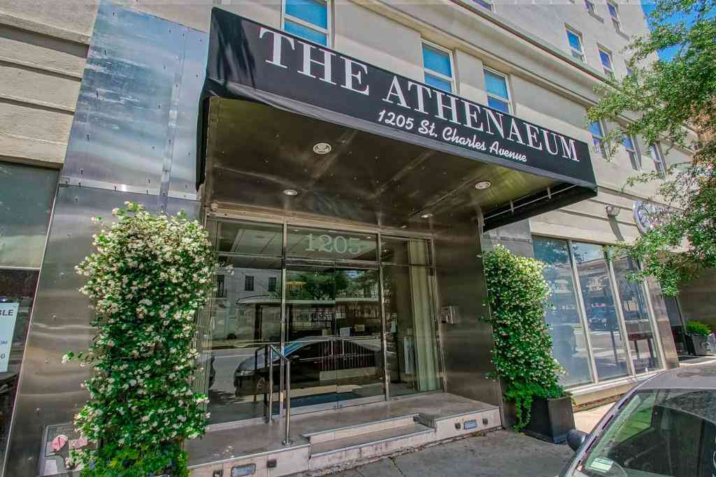 Condo For Sale - 1205 St Charles Avenue #903<br/> New Orleans, LA 70130