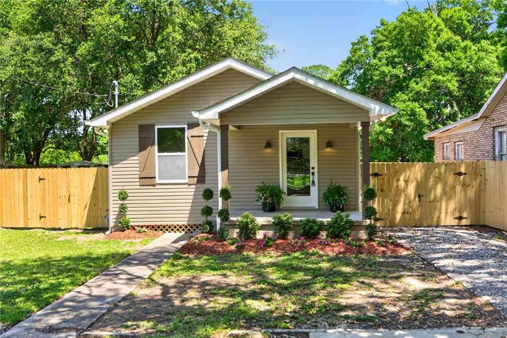 Homes For Sale - 1246 General Collins Avenue<br/> New Orleans, LA 70114
