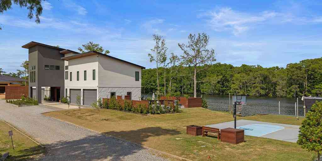 Homes For Sale - 984 Marina Boulevard<br/> Mandeville, LA 70471