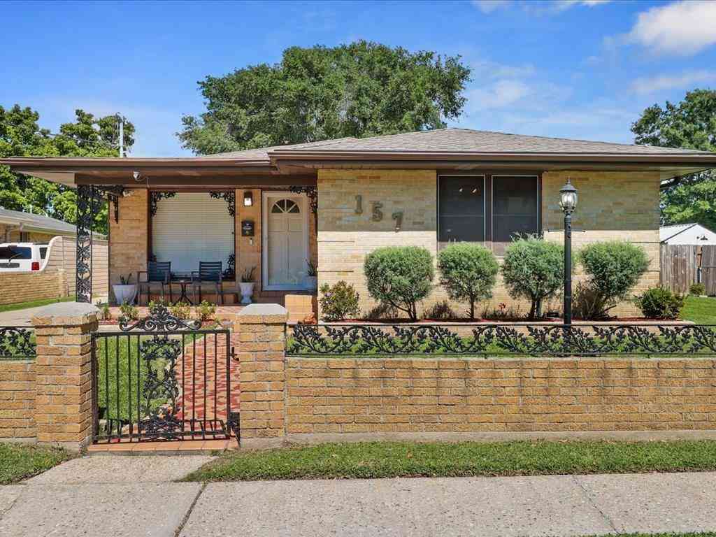 Homes For Sale - 157 Oakland<br/> Harahan, LA 70123