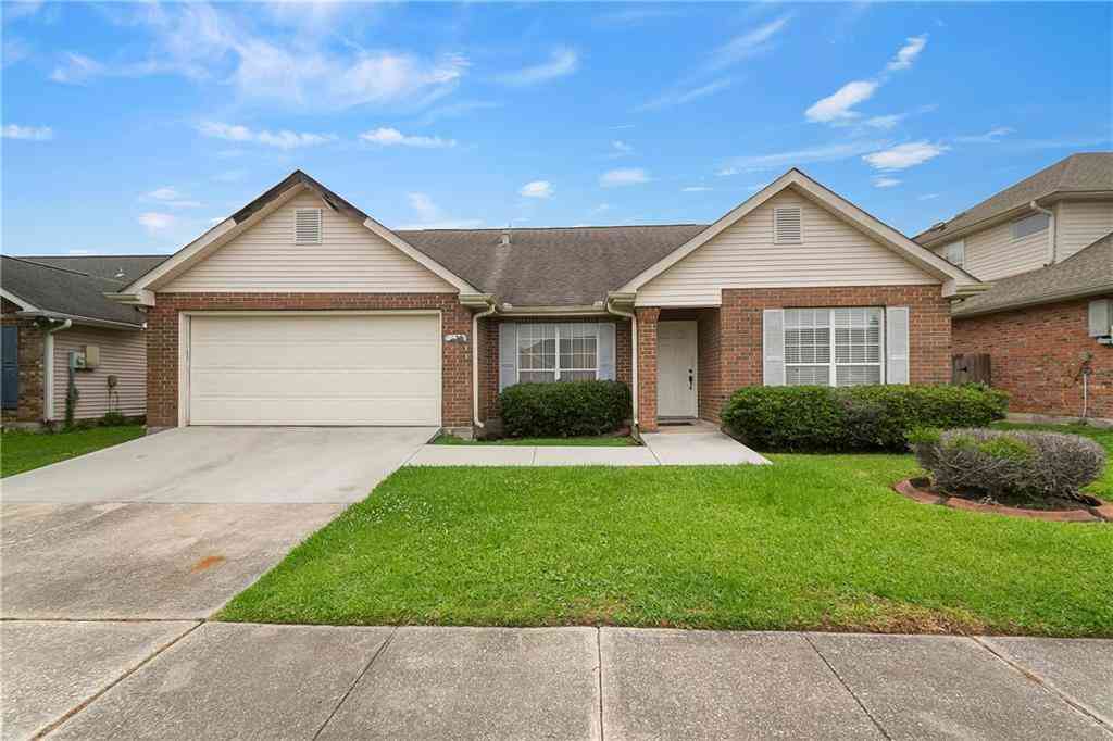 Homes For Sale - 2128 Bradford Place<br/> Harvey, LA 70058