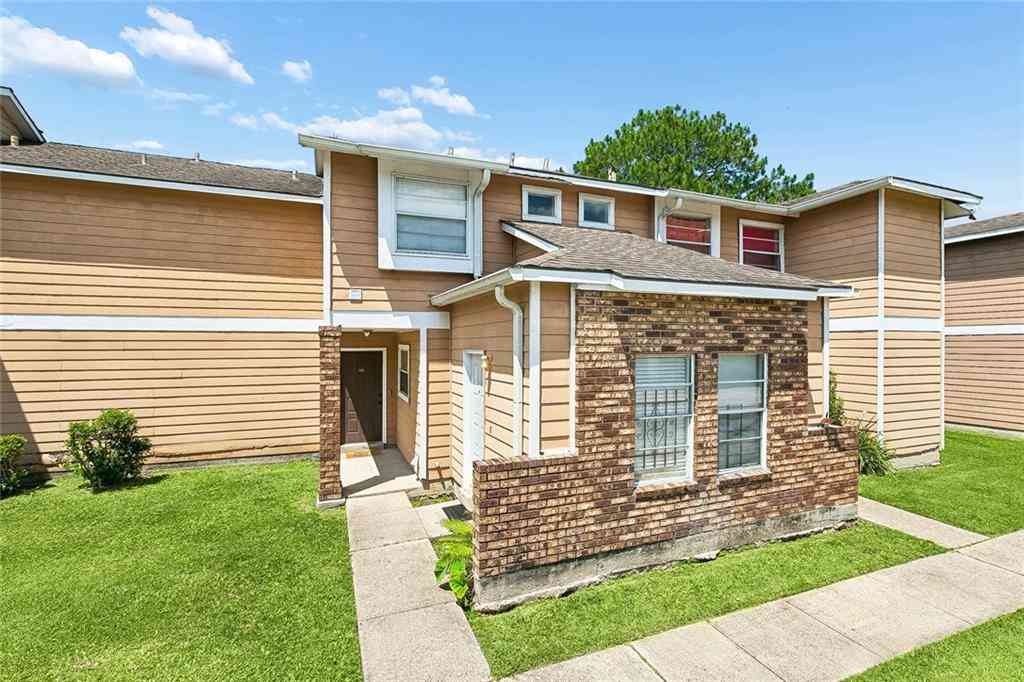 Condo For Sale - 2425 Oxford Place #136<br/> Gretna, LA 70056