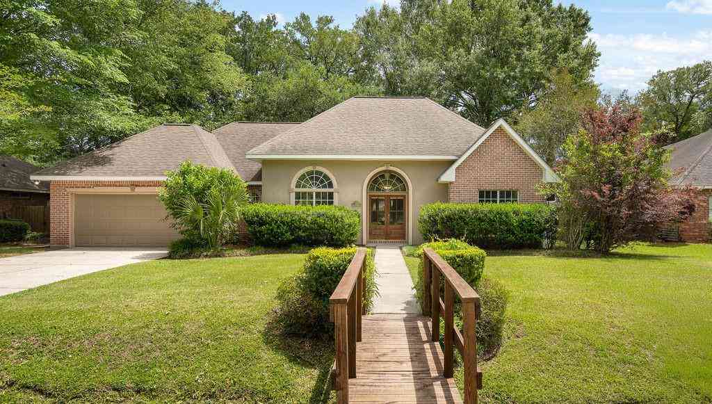 Homes For Sale - 533 Homewood Drive<br/> Covington, LA 70433