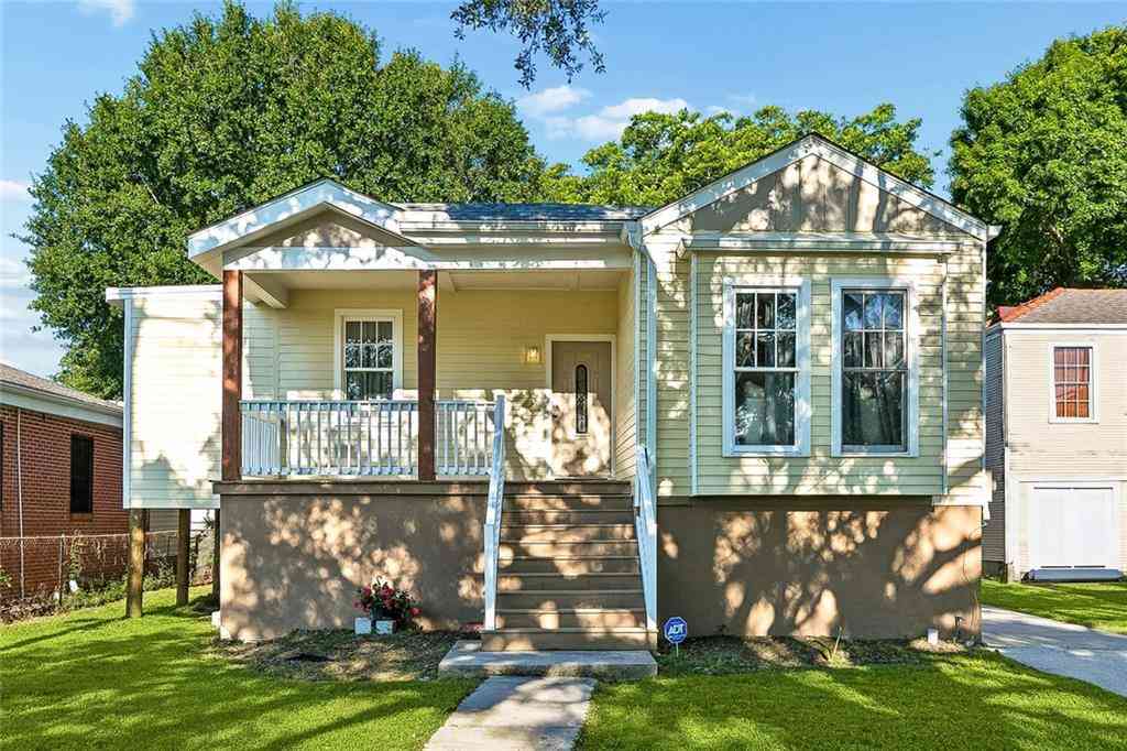 Homes For Sale - 5534 Elysian Fields Avenue<br/> New Orleans, LA 70122