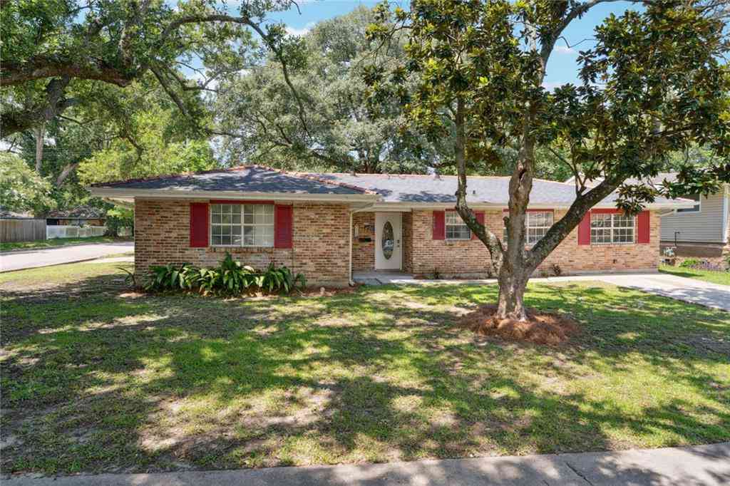 Homes For Rent - 6200 Stratford Place<br/> New Orleans, LA 70131