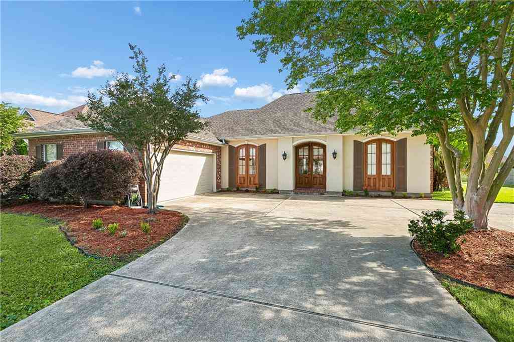 Homes For Sale - 151 Riverlands Drive<br/> La Place, LA 70068