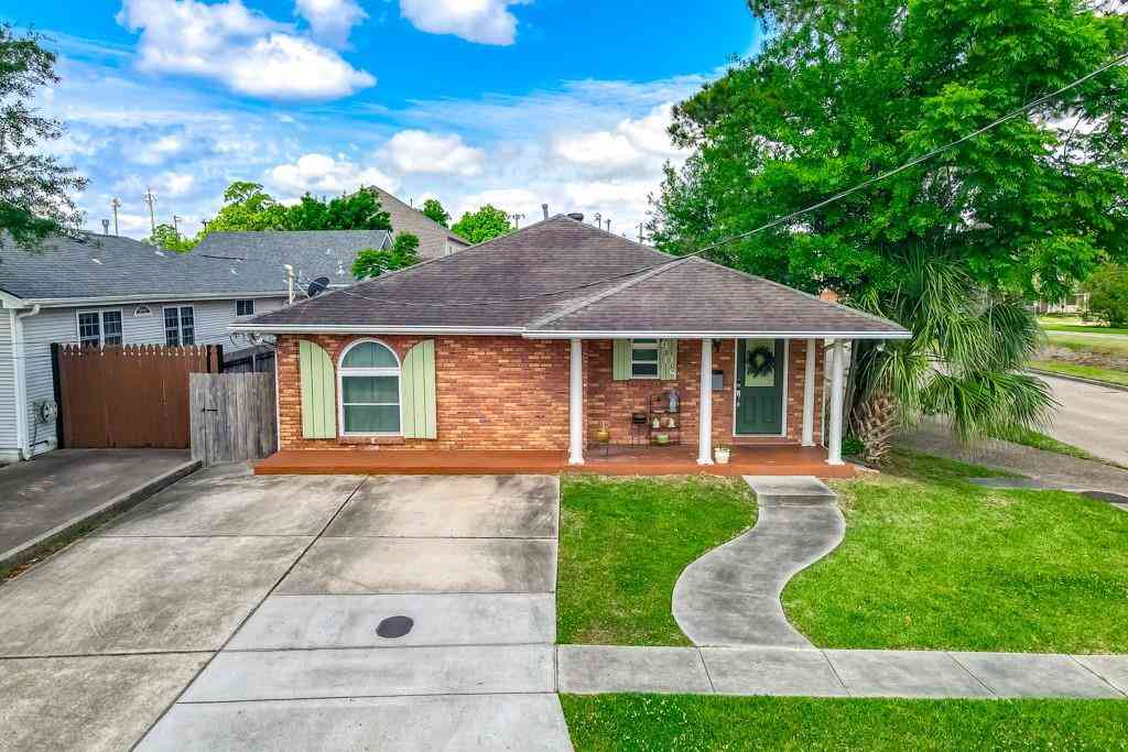 Homes For Sale - 908 Division Street<br/> Metairie, LA 70001