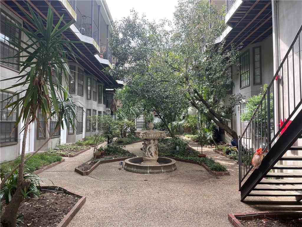 Condo For Rent - 248 Cherokee Street #8<br/> New Orleans, LA 70118