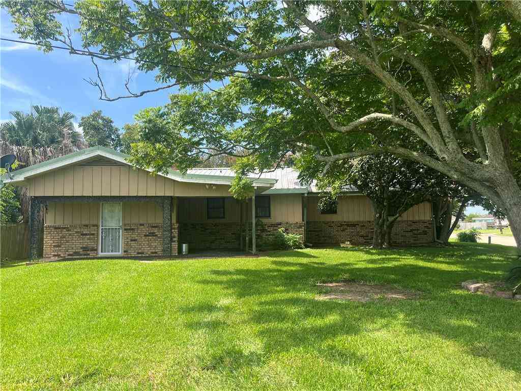 Homes For Rent - 119 Planters Canal Road<br/> Belle Chasse, LA 70037