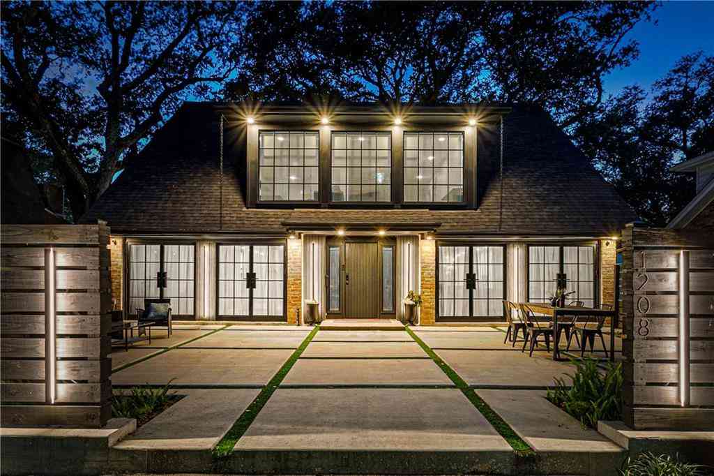 Homes For Sale - 1208 Beverly Garden Drive<br/> Metairie, LA 70002