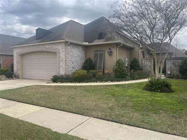Homes For Sale - 238 S Orchard Lane<br/> Covington, LA 70433