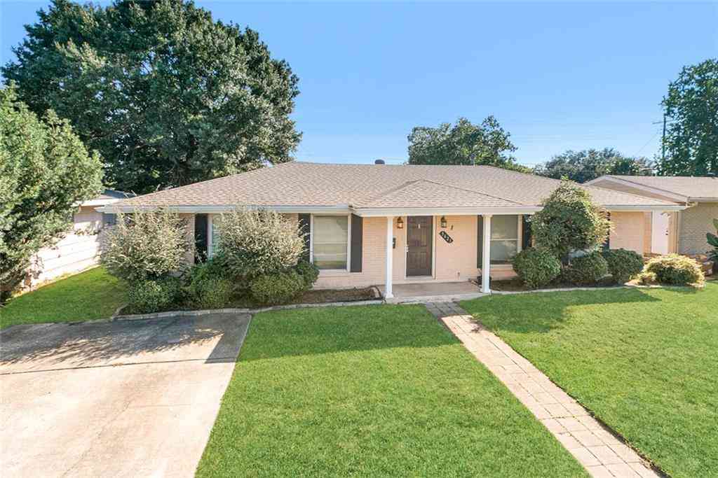 Homes For Sale - 3621 Tartan Drive<br/> Metairie, LA 70003