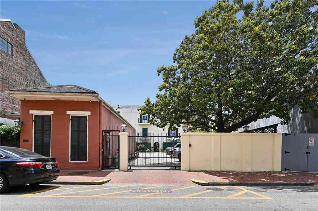 Condo For Sale - 1022 Toulouse Street #BC-22<br/> New Orleans, LA 70112