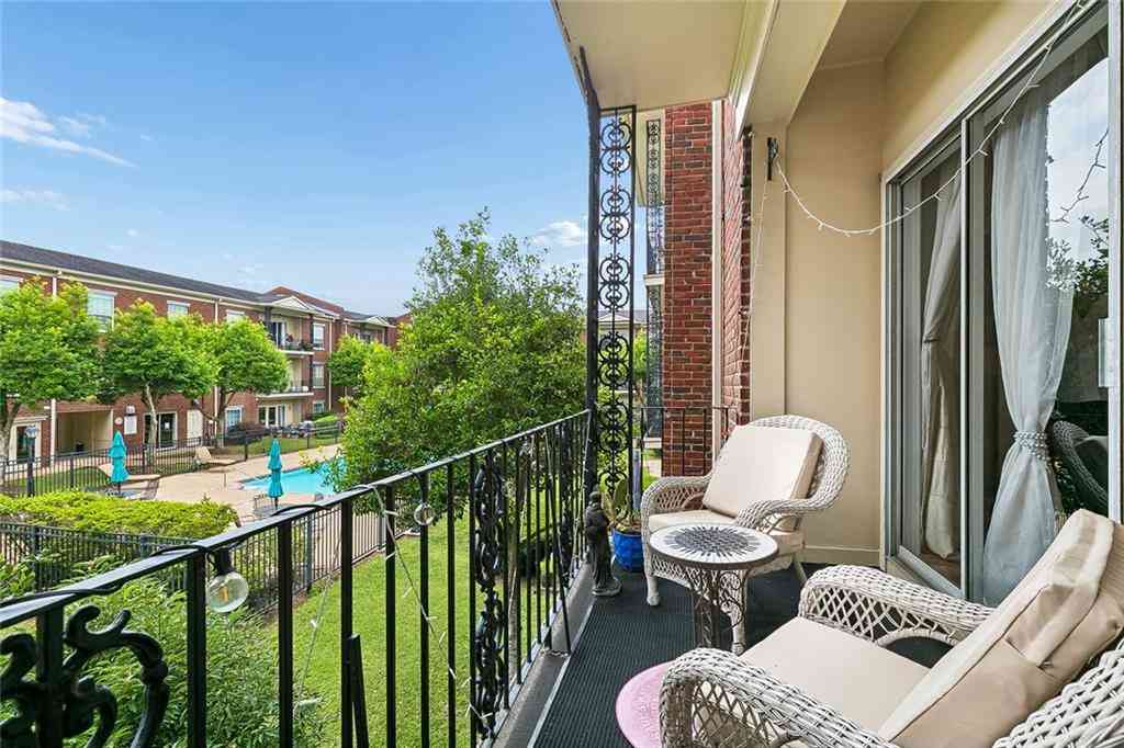 Condo For Sale - 800 Rue Burgundy Street #223<br/> Metairie, LA 70005