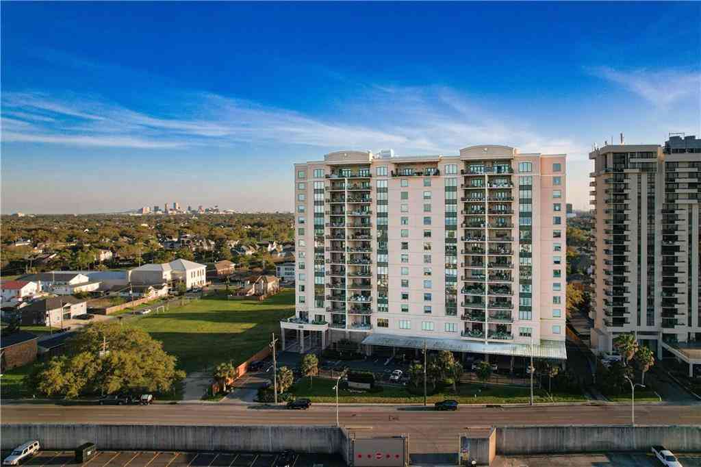 Condo For Sale - 232 Lake Marina Avenue #10D<br/> New Orleans, LA 70124