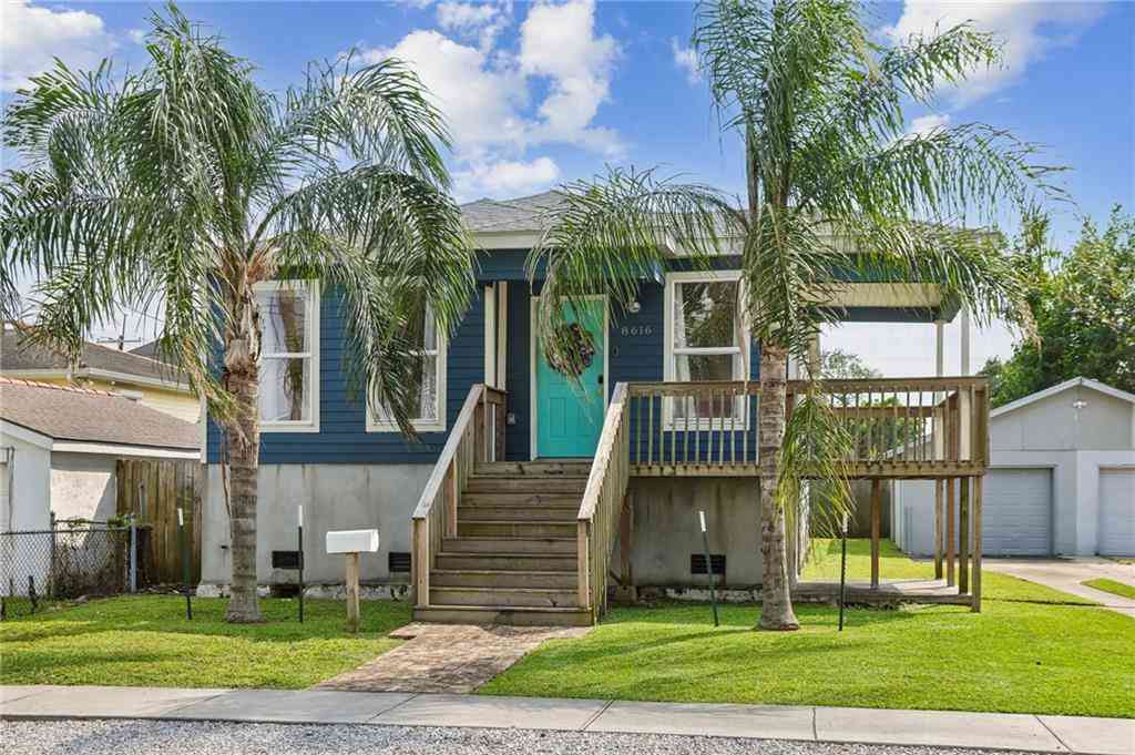 Homes For Sale - 8616 Stroelitz Street<br/> New Orleans, LA 70118