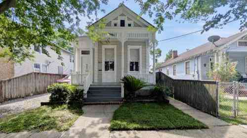 Homes For Sale - 1823 Short Street<br/> New Orleans, LA 70118