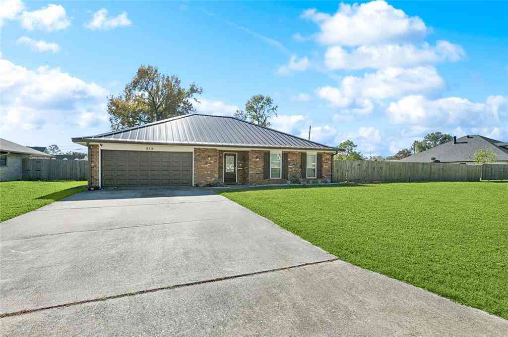 Homes For Sale - 312 Devon Road<br/> La Place, LA 70069