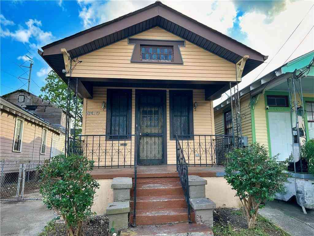 Homes For Sale - 8410 Oleander Street<br/> New Orleans, LA 70118