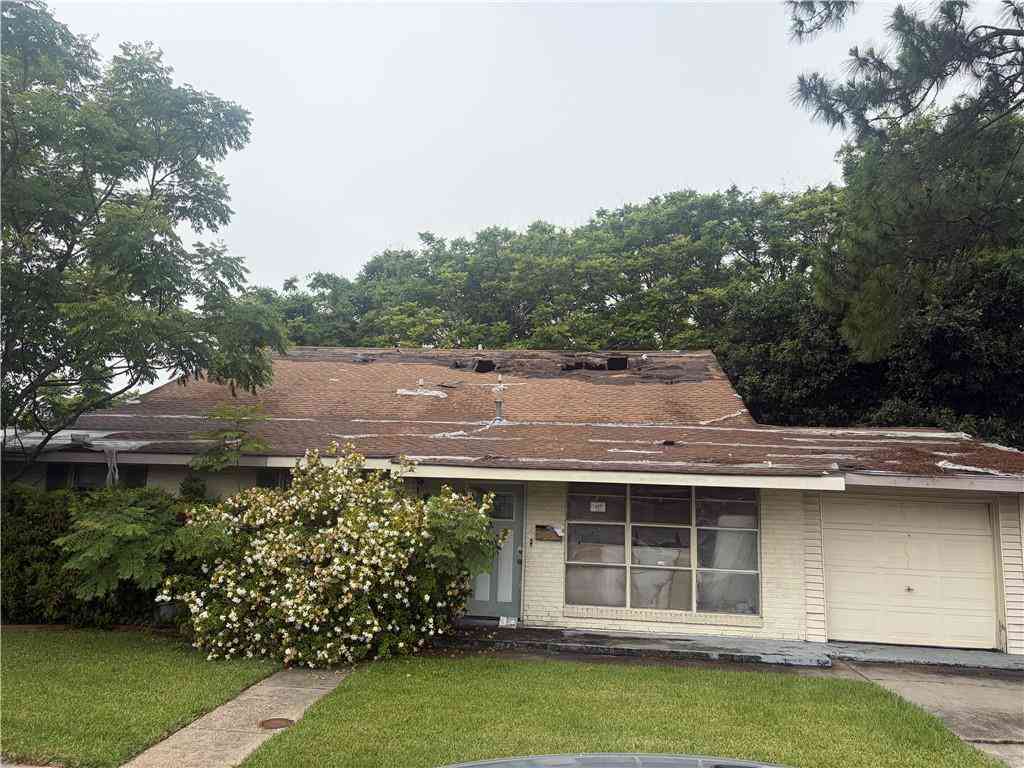 Homes For Sale - 137 Roselyn Park Place<br/> New Orleans, LA 70131