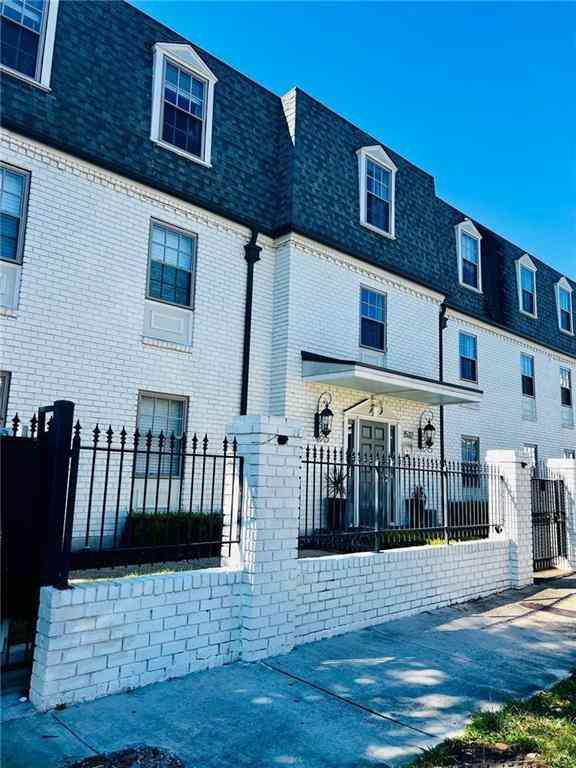 Condo For Rent - 1532 Saint Andrew Street #302<br/> New Orleans, LA 70130