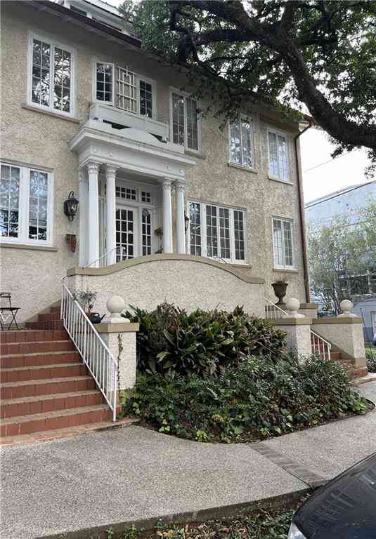 Multifamily For Rent - 7836 St Charles Avenue #C<br/> New Orleans, LA 70118