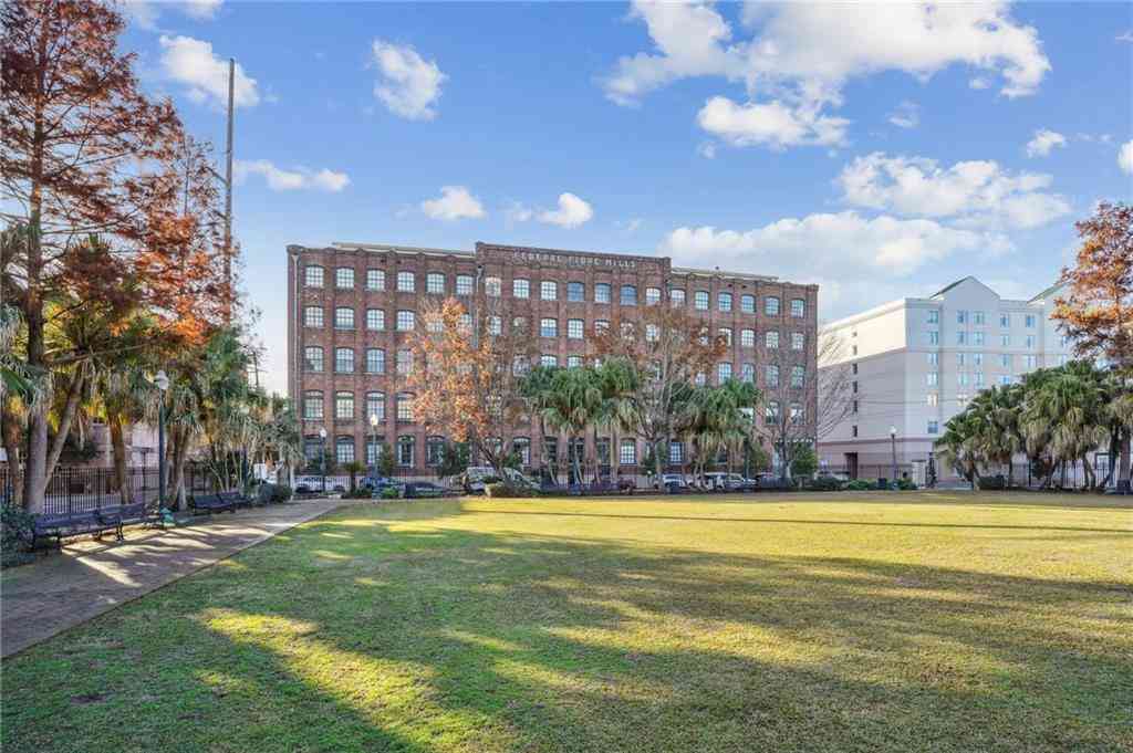 Condo For Sale - 1107 S Peters Street #404<br/> New Orleans, LA 70130