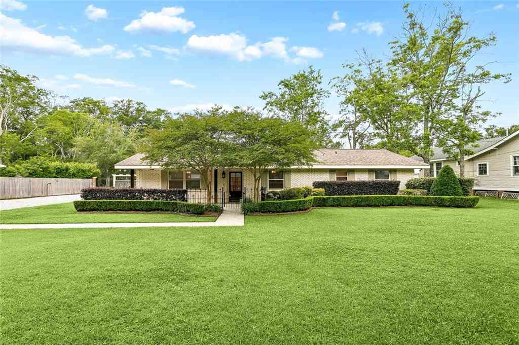 Homes For Rent - 426 Lafitte Street<br/> Mandeville, LA 70448