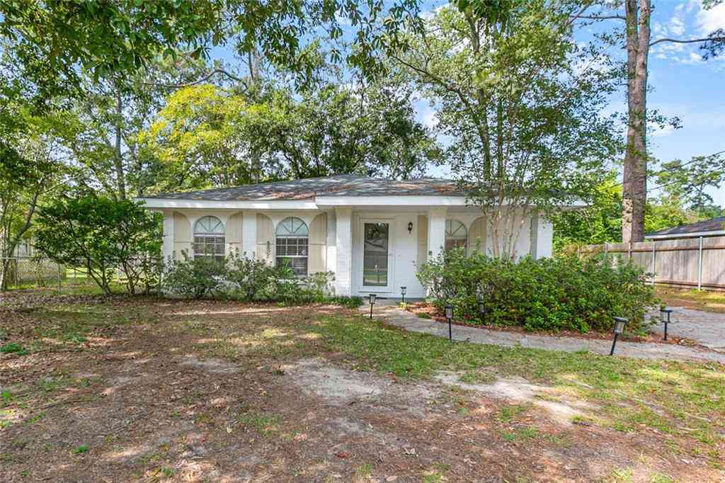 Homes For Rent - 209 W Hickory Street<br/> Mandeville, LA 70471