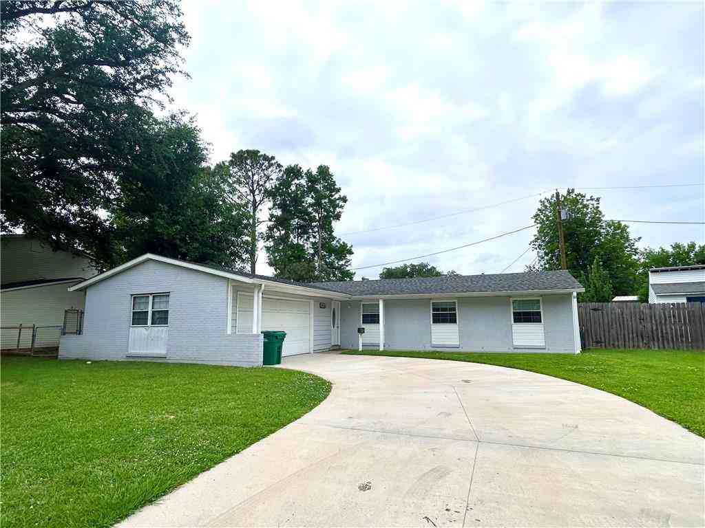 Homes For Rent - 429 Lacour Drive<br/> La Place, LA 70068