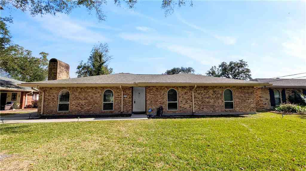 Homes For Sale - 411 Schlief Drive<br/> Belle Chasse, LA 70037