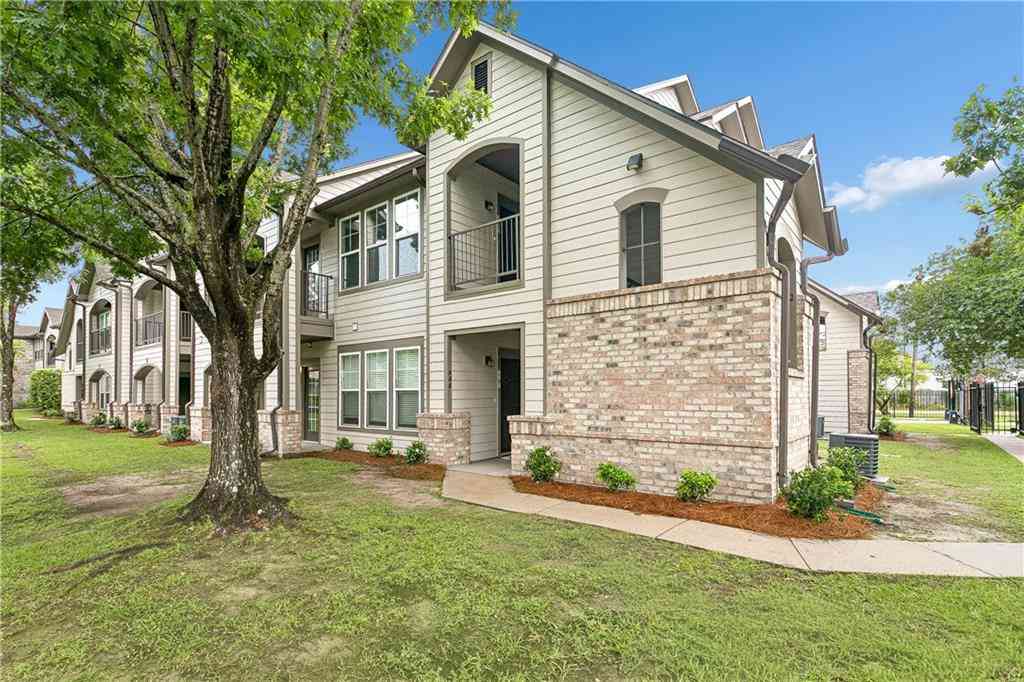Condo For Sale - 350 Emerald Forest Boulevard #1101<br/> Covington, LA 70433