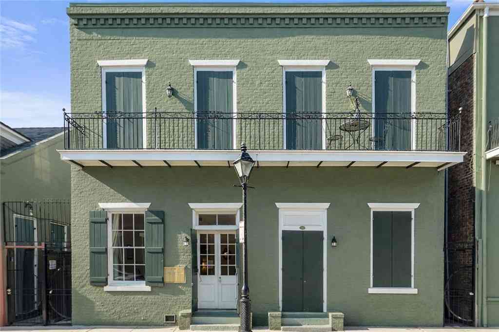 Condo For Sale - 433 Burgundy Street #1<br/> New Orleans, LA 70112