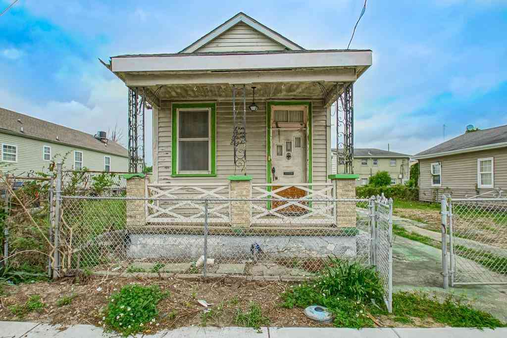 Homes For Sale - 1928 Eagle Street<br/> New Orleans, LA 70118