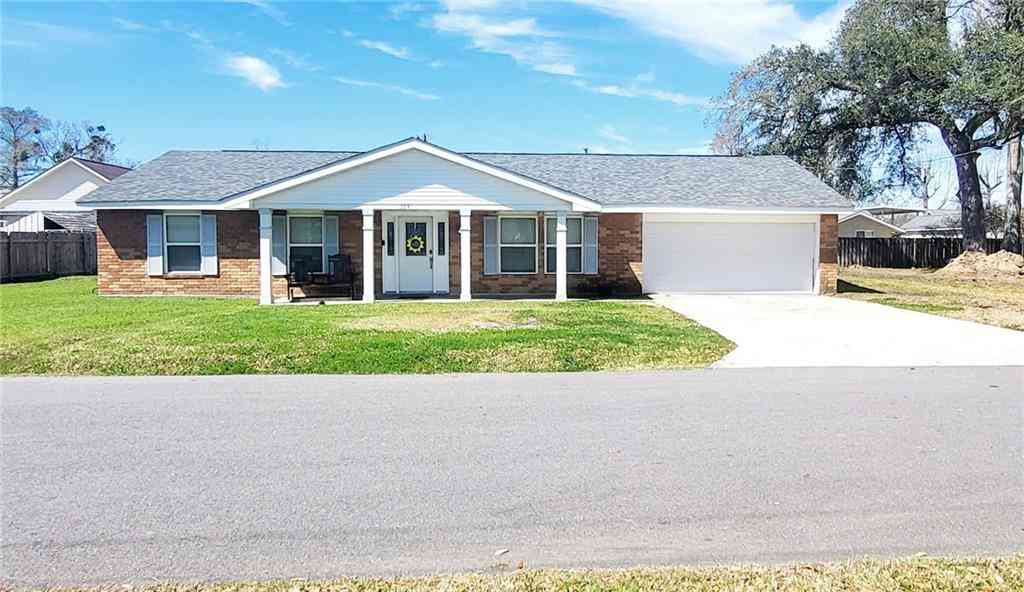 Homes For Rent - 324 River Oaks Drive<br/> Luling, LA 70070