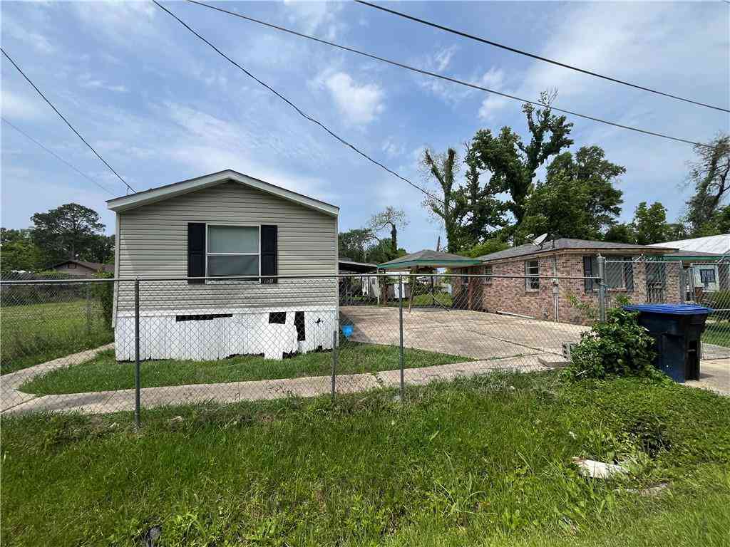 Homes For Sale - 901 S George Avenue<br/> Gonzales, LA 70737