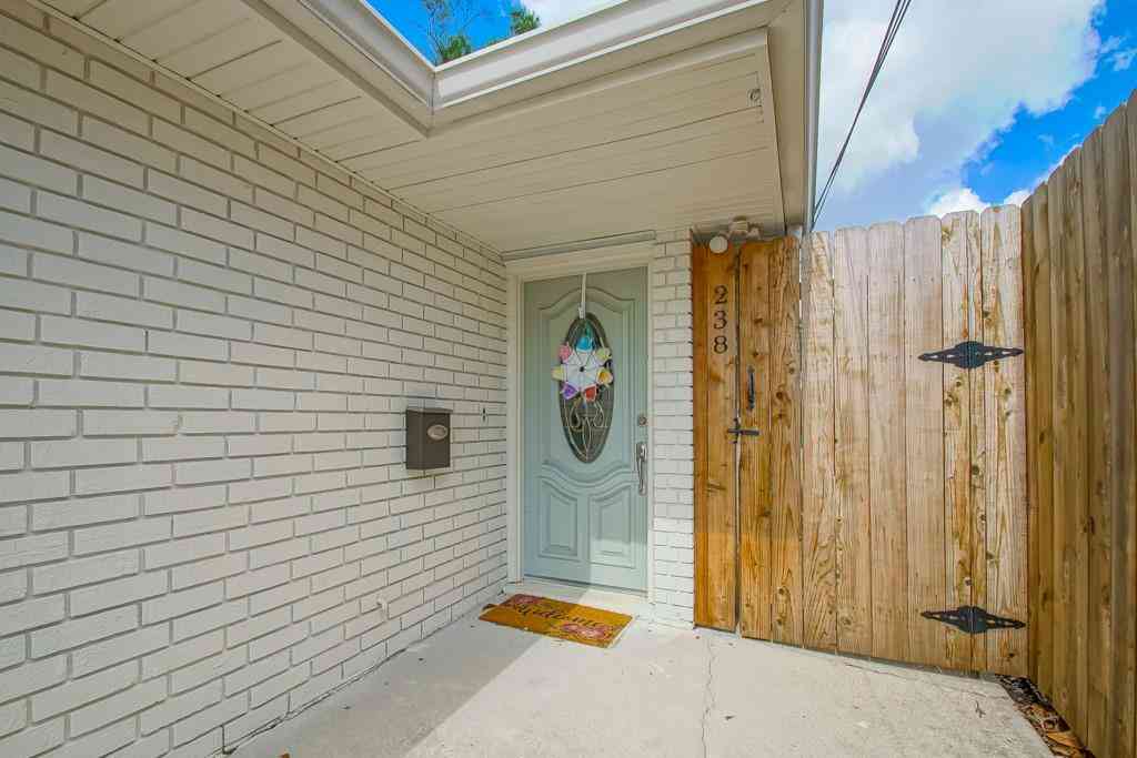 Multifamily For Rent - 238 Labarre Drive<br/> Metairie, LA 70001
