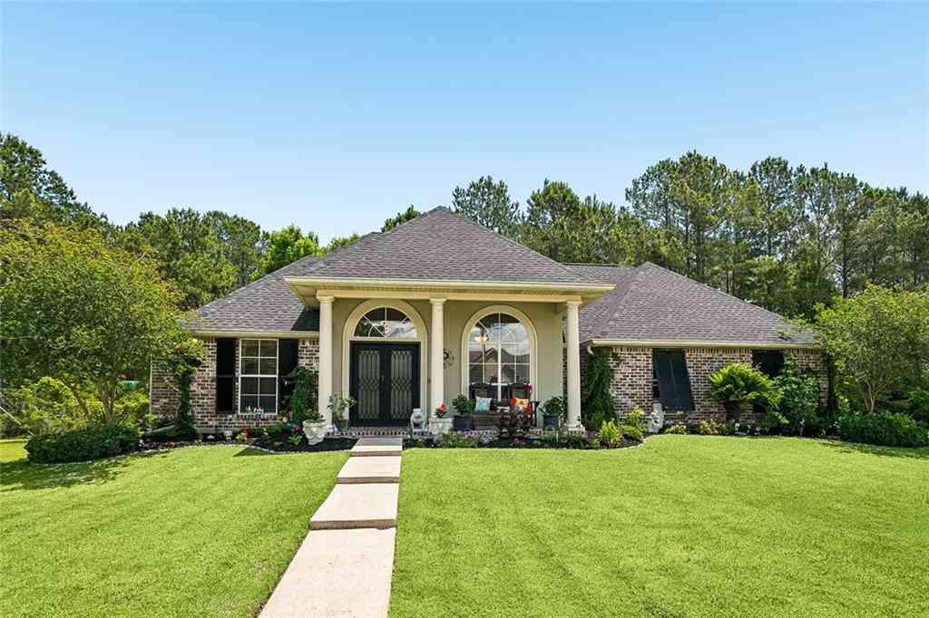 Homes For Sale - 104 Kasey Street<br/> Slidell, LA 70458