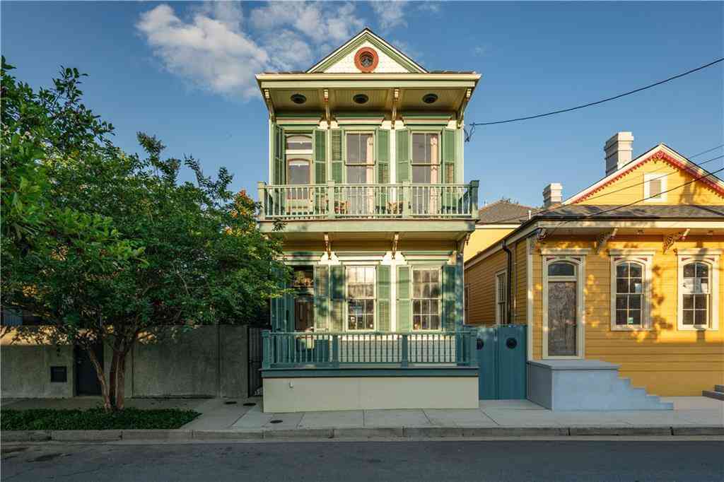 Homes For Sale - 635 Saint Ferdinand Street<br/> New Orleans, LA 70117